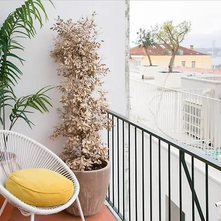 Апартаменты Principe Real Beautiful View 3 Bedrooms Flat!